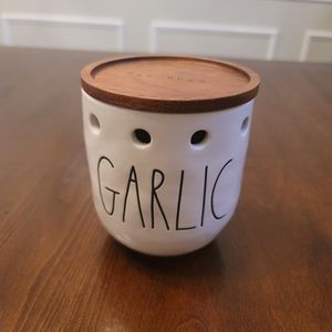 Rae Dunn Garlic Cellar